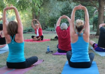 Yoga yaparken ne giymeliyim?